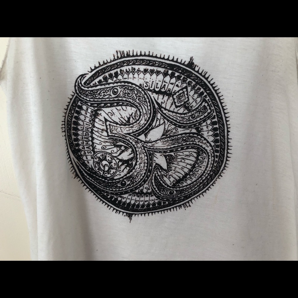 Patterned Om Tank - Picture 2 of 3